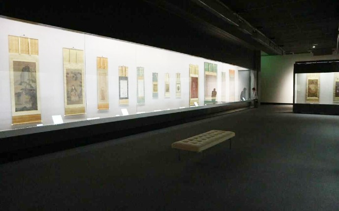 岡山県立美術館の2階展示室展示風景