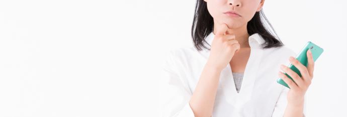 タップル誕生と他のマッチングアプリの違いについて考える女性