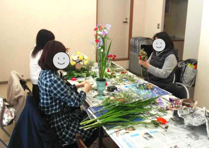 神奈川県相模原市にある「flower MOMO」の体験教室の様子