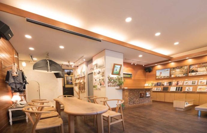 島根県出雲市でフォトウェディングができる「八重垣写真館」の受付の様子