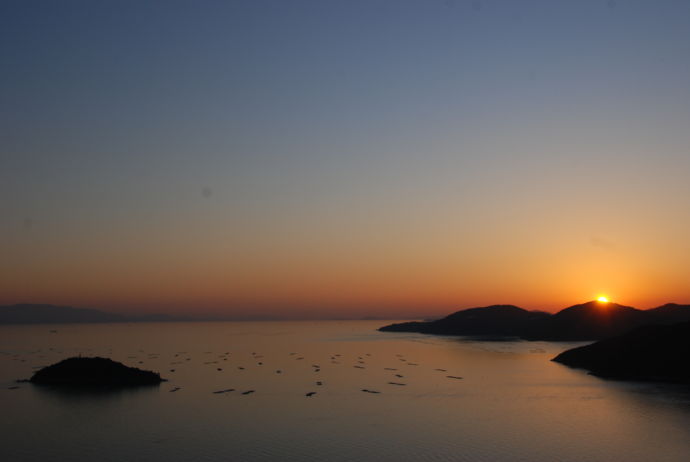 相生市にある「万葉の岬」から見える夕日