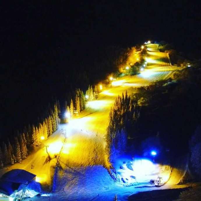 赤倉温泉スキー場の夜景
