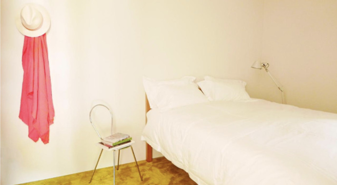 「Akizuki OKO art&inn」のベッドルーム