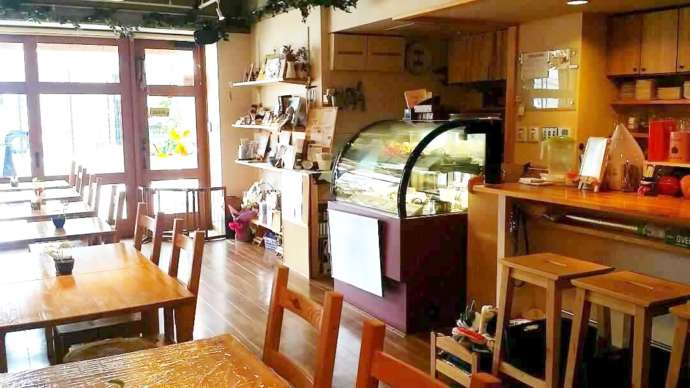 京都府京都市中央区の「わんこDeli ＆ cafe Rui」の内観