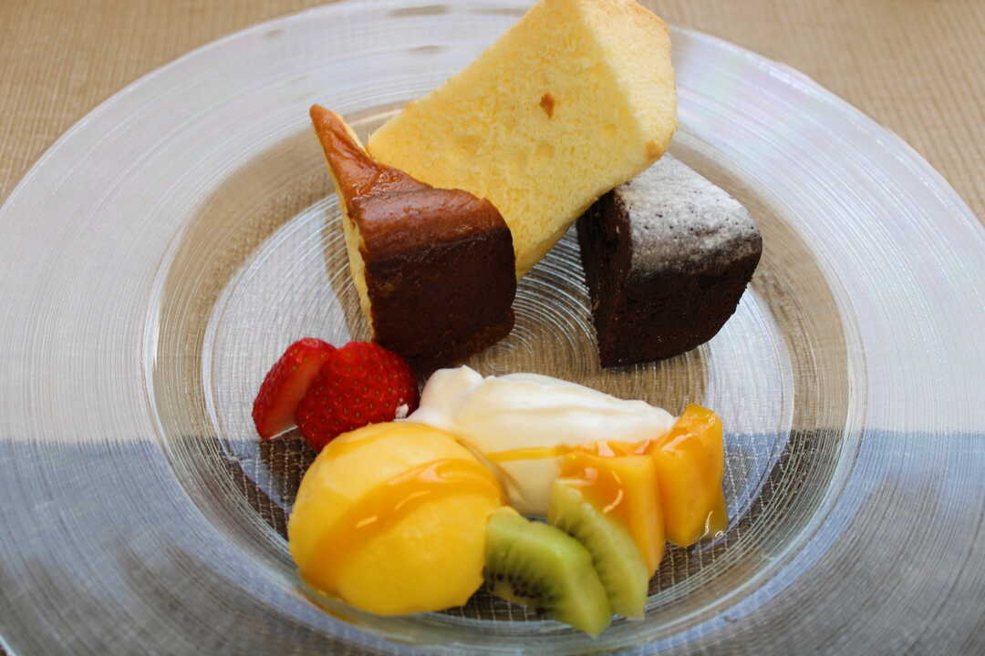 北海道河東郡にある福原記念美術館内のカフェえんじゅで食べられるケーキ3点セット
