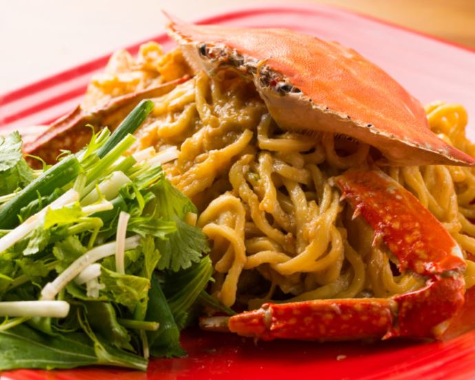 Asian Cuisine A.O.C.の渡り蟹の濃厚蟹味噌炒め麺