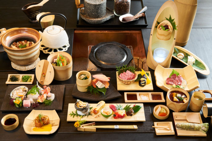 「秘境 白川源泉 山荘 竹ふえ」で提供される夕食・創作懐石料理の一例