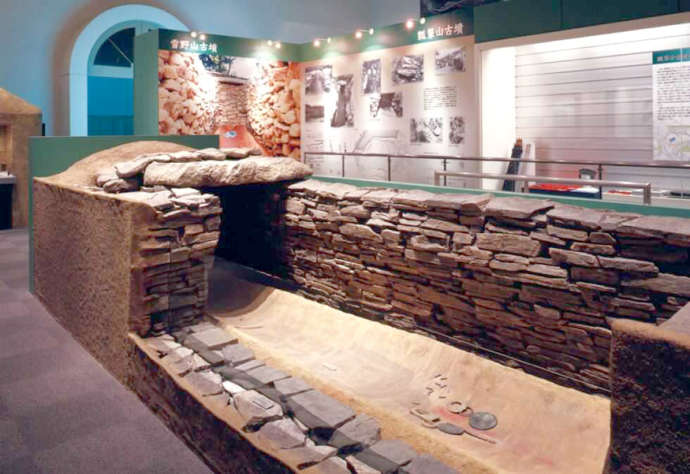安土城考古博物館の第1展示室にある安土瓢箪山古墳模型