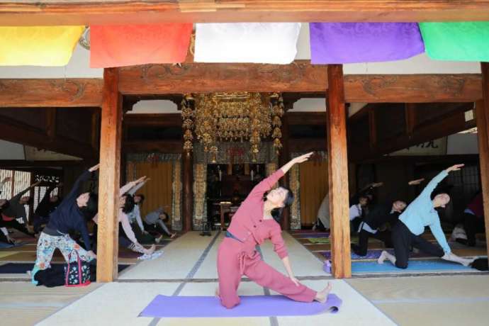 萬壽山光明寺で行っている禅Yoga