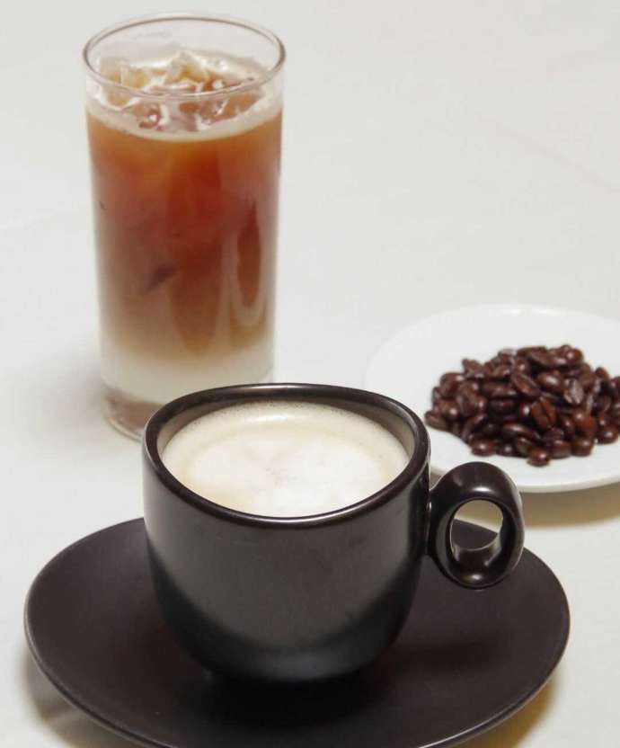 「CAFÉ CUBE」のカフェラテ