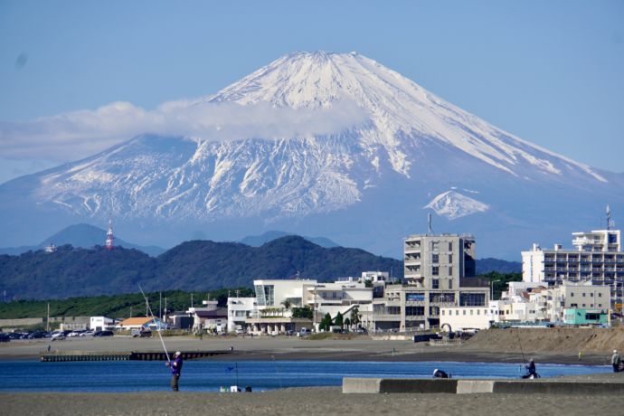 茅ヶ崎海岸から見た富士山の絶景