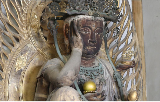 鎮國寺にある如意輪観世音菩薩坐像