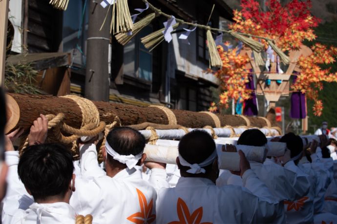 鳥取県智頭町の鳥取県無形民俗文化財である諏訪神社柱祭り