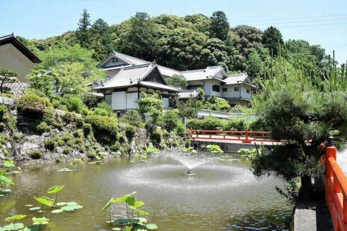 長弓寺境内の一風景