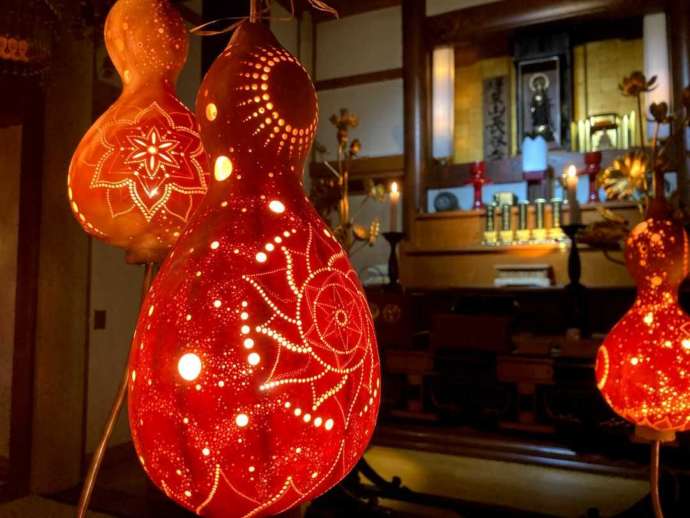 長谷寺で行われたひょうたんランプ作成ワークショップの画像
