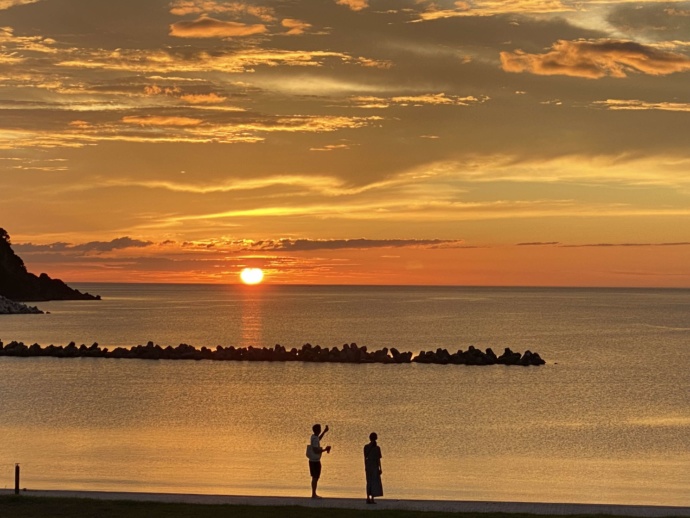 松江市の北部で見られる日本海の夕日