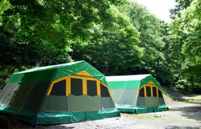 新潟県南魚沼郡にある大源太キャニオンキャンプ場の常設テント・カモシカ