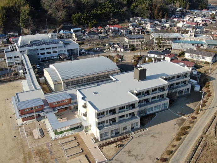 伊達市にある月舘学園の空撮写真