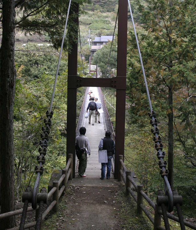 道志村にある野原つり橋