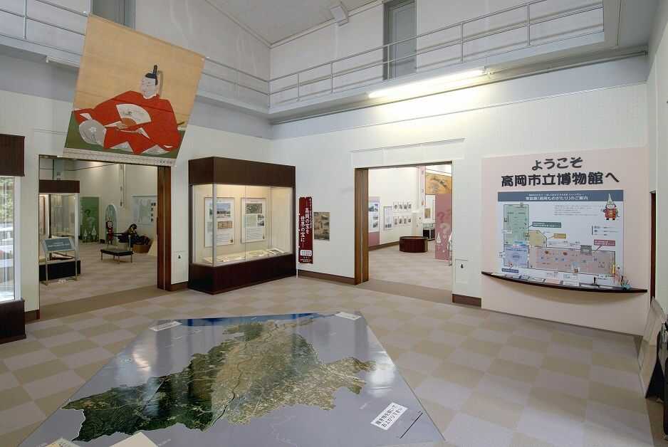 富山県にある「高岡市立博物館」の内部