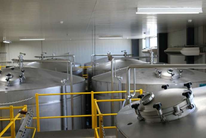 エチゴビールの工場にある発酵タンク