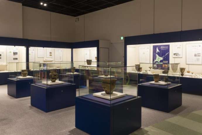 オホーツクミュージアムえさしに展示されている「目梨泊遺跡（めなしどまりいせき）」の出土品