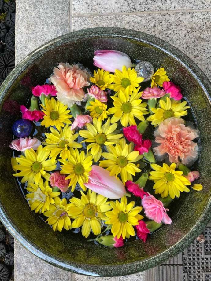 普賢寺の花手水