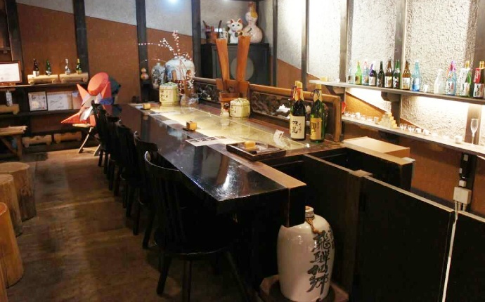 舩坂酒造店の直営売店に併設されている「蔵バー」の写真
