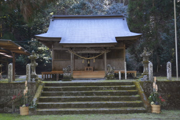 古戸野神社の本殿