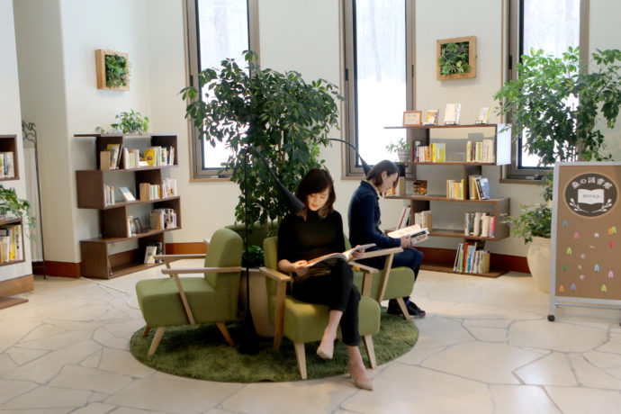 裏磐梯グランデコ東急ホテルの森の図書館