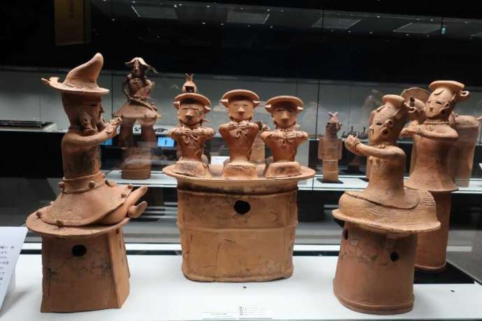 「群馬県立歴史博物館」の常設展示の見どころ「国宝展示室」と埴輪「三人童女」