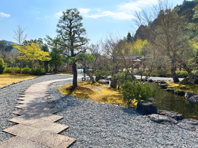 「道の駅 玉露の里」に併設された日本庭園