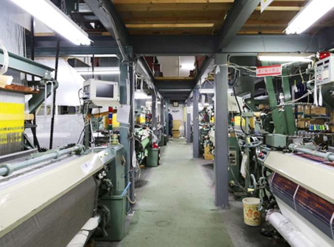 「博多織工芸館（株式会社サヌイ織物）」の工房見学で見られる機械織りの様子（その3）