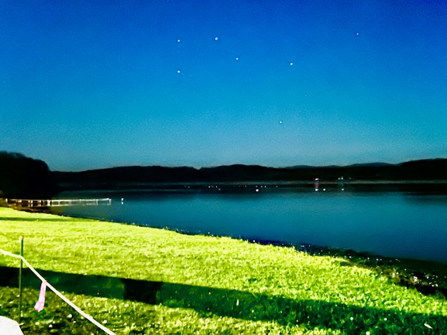 北海道浜頓別町にあるクッチャロ湖の秋夜の写真