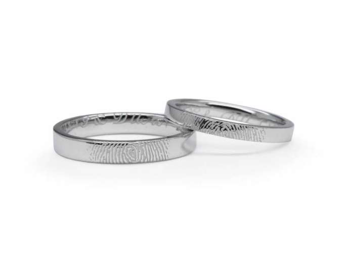 指紋をデザインに組み込んだ結婚指輪