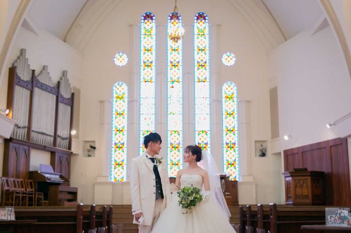奈良県大和郡山市のハルヒウエディングで少人数結婚式を行うカップル