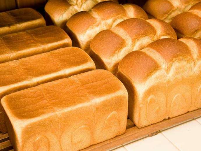 「おかめや」で製造されている食パン