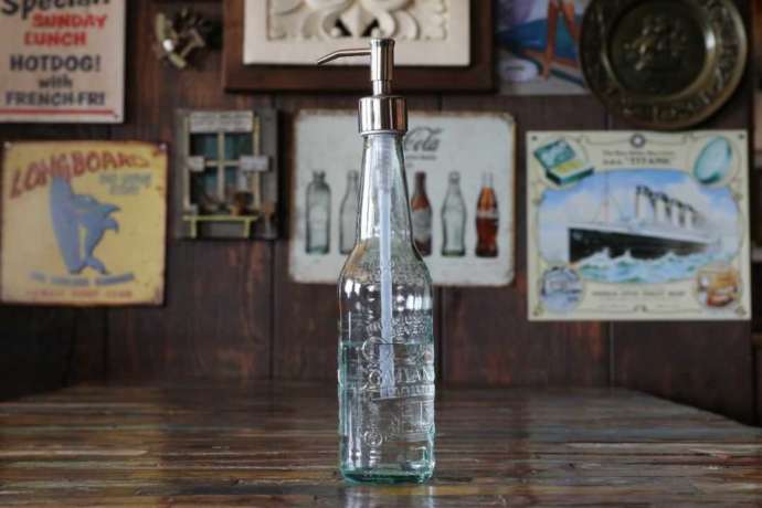 ヘミングウェイ江の島でいただけるオーガニックソーダのボトルを再活用した例