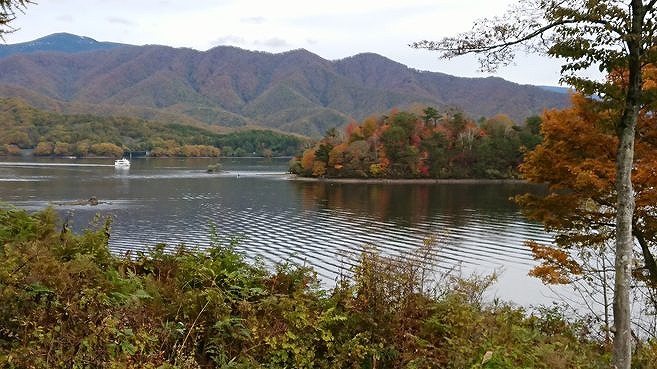 秋の桧原湖