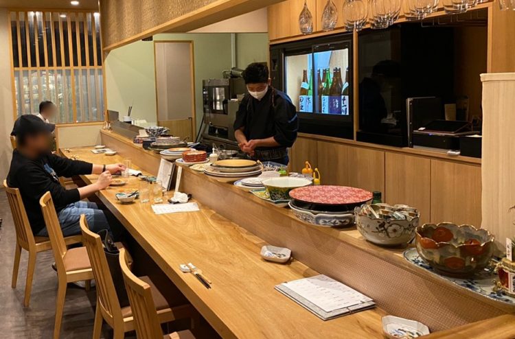 博多美食と日本酒 響喜のカウンター席