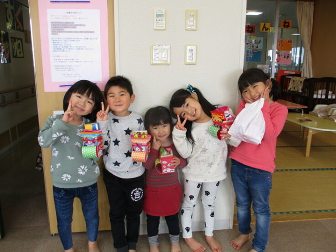 東彼杵町の子育て支援センターで遊ぶ子ども達