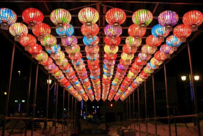 ひらかわイルミネーションプロムナードで見られる台湾提灯
