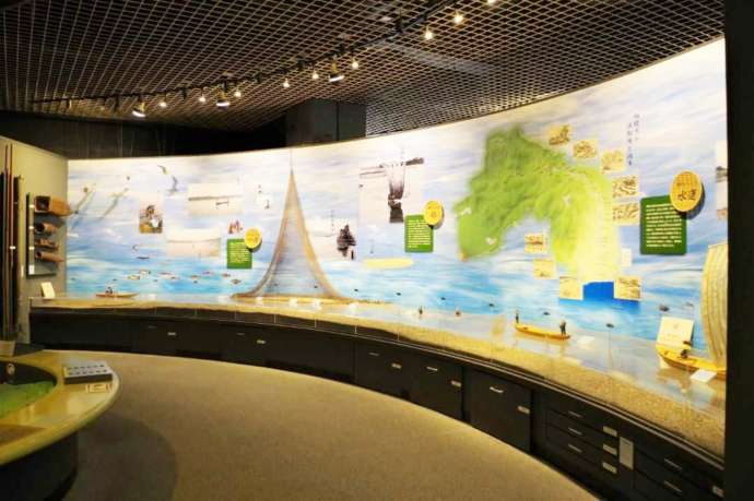 「平塚市博物館」1階に展示される「相模川のめぐみジオラマ」