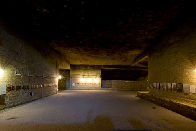 「大谷資料館」の地下採石場跡（ライトアップされた地下30m付近）（その2）