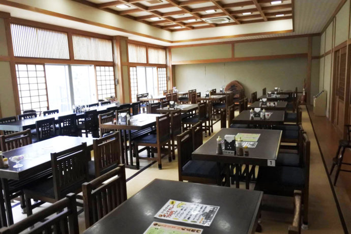 愛媛県北宇和郡鬼北町にある道の駅「日吉夢産地」のレストランの内観