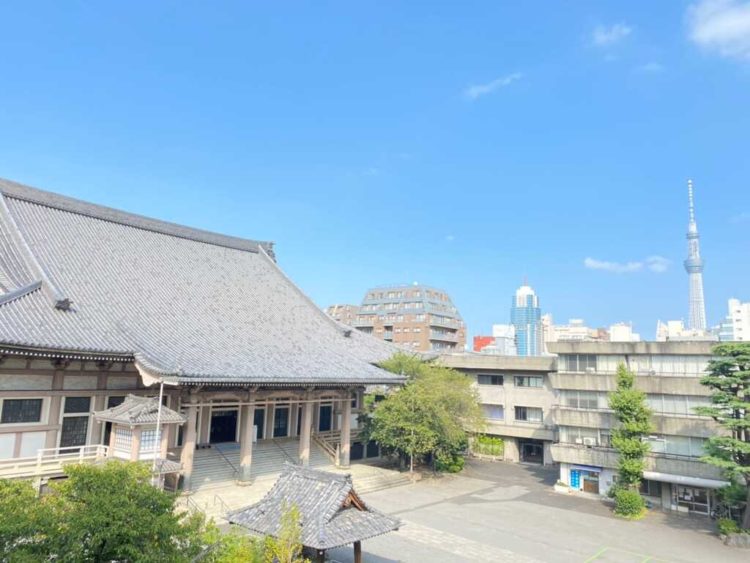 歴史ある浅草の地で建立された東本願寺の全景