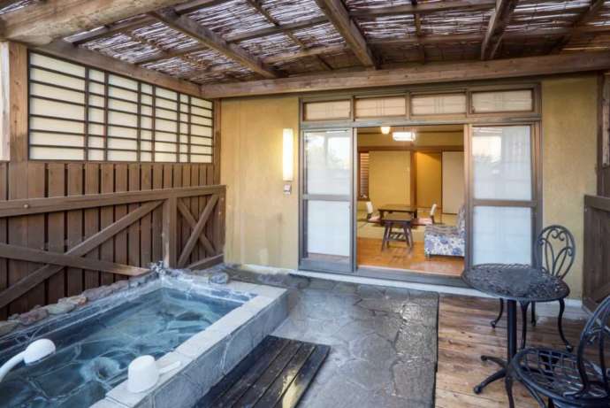 豊山荘の露天風呂付き客室