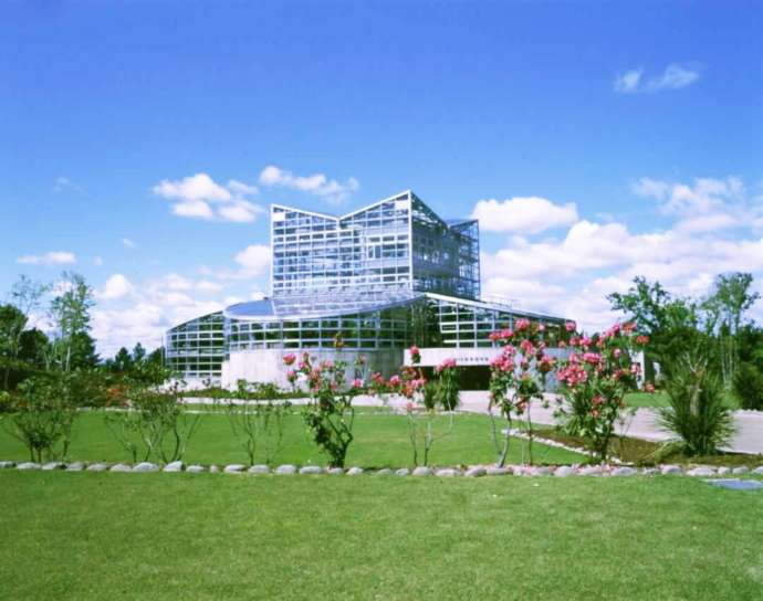 茨城県那珂市の茨城県植物園にある熱帯植物館の外観
