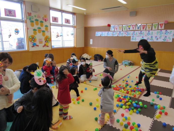 福岡県糸田町にある子育て支援室で開催された節分イベントの写真