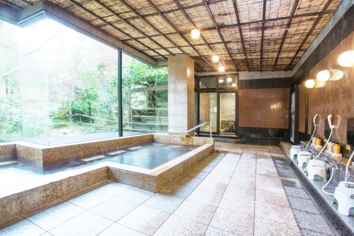 「岩寿温泉旅館 岩寿荘」の男性用大浴場